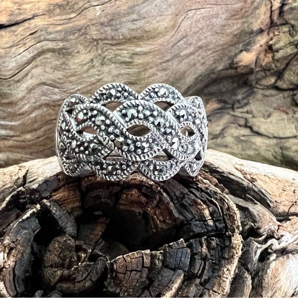 925 Sterling Silver Black Marcasite Ring Infinity Love Symbol Entwined 10.5 Gem - Picture 7 of 14